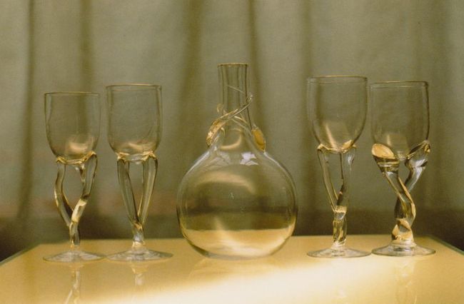 Carafe et verres à pied